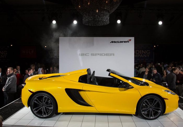 Την Καλιφόρνια επέλεξε η McLaren, για την πρεμιέρα της εντυπωσιακής MP4-12C Spider.